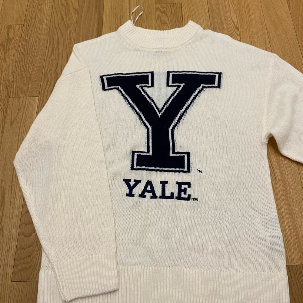 YALE sweater